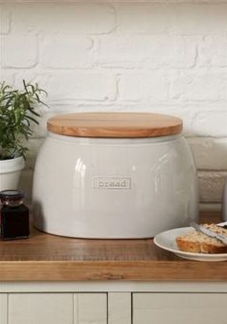 Bread Bin Ideas, Bread Storage Ideas, Ceramic Bread Box, Minimal Kitchen, Diy House Renovations, Bread Storage, Bread Bin, Gadgets Kitchen Cooking, Kitchen Counter Decor