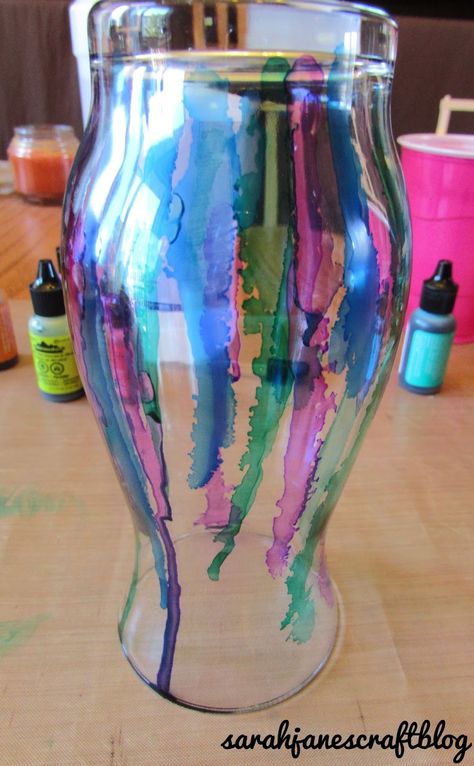 Most of my alcohol ink projects lately  have  involved  stamping  the ink onto the surface, I felt it was high time I did some more ... Alcohol Painting, Alcohol Ink Glass, Alcohol Ink Projects, Alcohol Ink Ideas, Alcohol Art, Vase Diy, Alcohol Ink Crafts, Ink Crafts, Ink Bottle