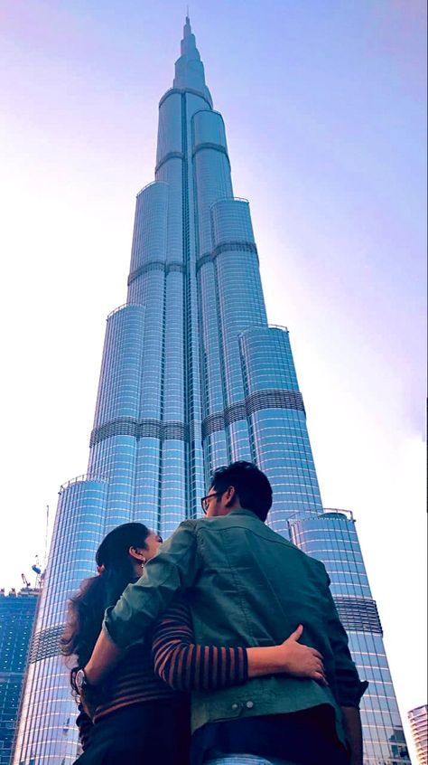 Tallest and the most spectacular view to experience. #burjkhalifa #dubai #thingstodoindubai #uae #dubai #travelphotography #coupleposesideas #viewgoals Burj Khalifa Couple Photography, Dubai Photography Ideas For Couple, Dubai Couple Pictures, Burj Khalifa Photo Ideas, Dubai Spots, Dubai Couple Photography, Dubai Moodboard, Dubai Poses, Dubai Photo Ideas