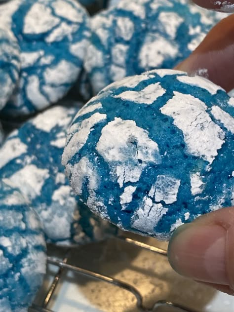 Blue Raspberry Cookies, Hanukkah Treats, Blue Crinkle Cookies, Dark Blue Cookies, Blue Velvet Cookies Recipes, Blueberry Crinkle Cookies, Blue Cookies Decorated, Blue Cookies Recipe, Blue Velvet Cookies