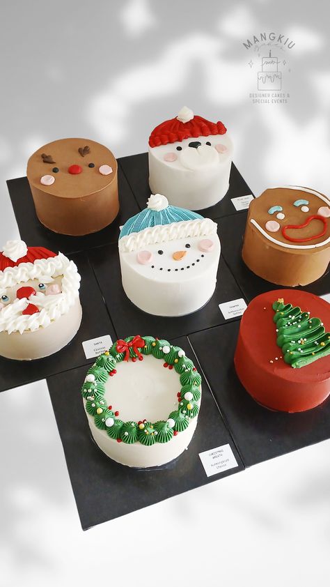 Lunchbox Cake Christmas, Christmas Mini Cakes, Mini Christmas Cakes, Mini Loaf Cakes, Christmas Specials, Mini Loaf, Loaf Cake, Mini Cake, Christmas Minis