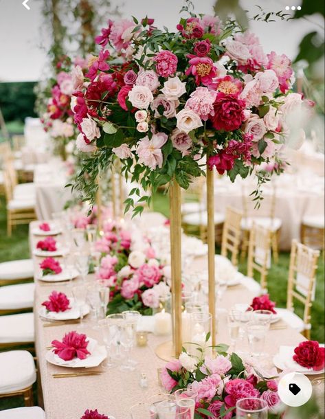 Shades Of Pink Flower Centerpieces, Red And Pink Ceremony Flowers, Pink Wedding Ceremony Decor, Dior Dinner Party, Pink Floral Arrangements Wedding, Dark Pink Wedding Flowers, Pink Wedding Flower Arrangements, Pink Centerpieces Wedding, Hot Pink Wedding Theme