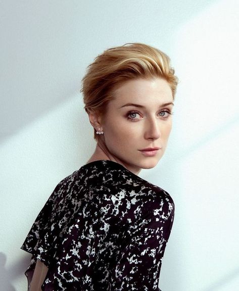 Elizabeth Debicki Hair, Elizabeth Debicki Diana, Diana Makeup, Tomboy Haircut, Elizabeth Debicki, Bob Haircut For Fine Hair, Slicked Back Hair, Very Short Hair, Trendy Haircuts