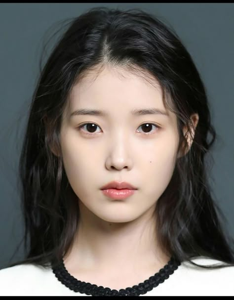 Natural Beauty Face, Close Up Faces, Iu Hair, Korean Face, Bare Face, Model Face, Long Faces, Without Makeup, Interesting Faces