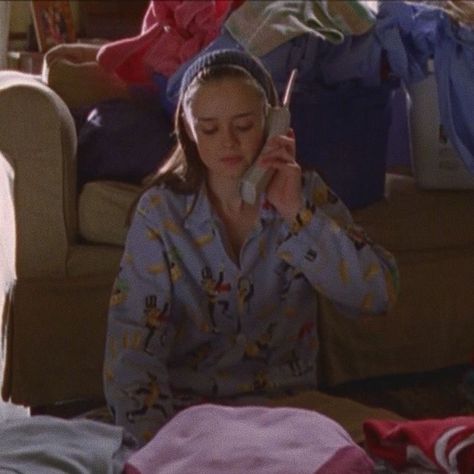 Rory Gilmore Pyjamas, Gilmore Girls Fashion, Gilmore Girls Fan, Team Logan, Mother Daughter Relationships, Alexis Bledel, Lorelai Gilmore, Cute Pajamas, Rory Gilmore