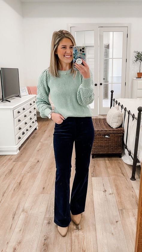 How To Style Corduroy Flare Pants, Corduroy Pants With Boots, Bootcut Work Pants Outfit, Corduroy Pants Work Outfit, Courdory Flare Pants Outfits, Corduroy Wide Leg Pants Outfit, Corduroy Bell Bottoms Outfit, Corduroy Pants Outfit Fall, Corduroy Pants Outfit Winter