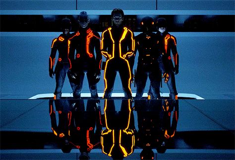 TRON: Legacy (2010) directed by Joseph Kosinski (2/8) Tron Art, Tron Uprising, Tron Legacy, Science Fiction Movies, Body Suits, Batman Beyond, The Perfect Girl, Getting A Puppy, Unicorn Art