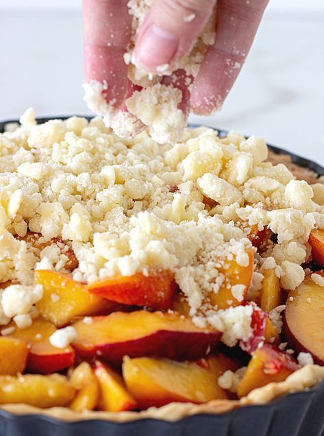 Peach Crumb Pie Crumble Topping, Peach Pie With Crumble Top, Peach Crumb Pie Recipes, Peach Crumble Pie Recipes, Peach Pie Crumble Topping, Crumb Crust For Pie, Crumb Pie Topping, Peach Crumble Cobbler, Peach Pie With Crumb Topping