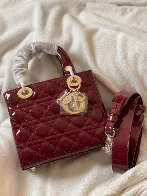 Dior Rouge, Dream Bags, Luxury Bags Collection, Girly Bags, Red Purses, Luxury Purses, Fancy Bags, Bags Aesthetic, Pretty Bags