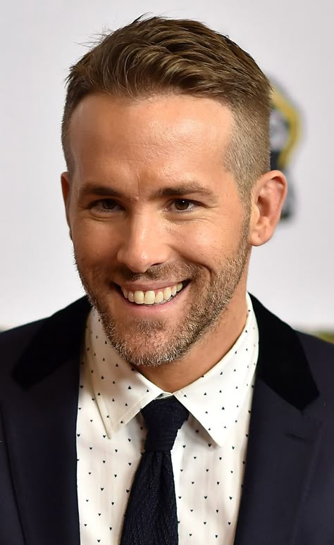 Ryan Reynolds’s Haircut, Ryan Reynolds Hair, Ryan Reynolds Haircut, High And Tight Haircut, Celebrity Haircuts, Textured Top, Corte De Cabelo Masculino, Mens Haircuts Short, Mens Cuts