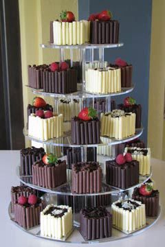 Individual Wedding Cakes, Square Cupcakes, Cookies Cupcake, Different Types Of Cakes, Mini Wedding Cakes, Mini Torte, Chocolate Curls, Chocolate Wedding Cake, Wedding Cakes With Cupcakes