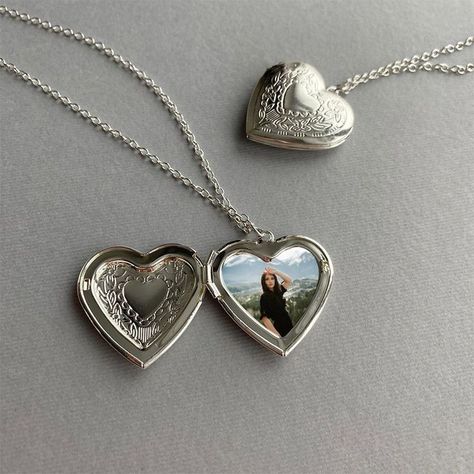 Romantic Stuff, Classic Photo, Heart Shaped Necklace, Photo Necklace, Dream Gift, Photo Charms, Dope Jewelry, Photo Locket, Funky Jewelry