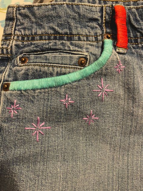 Pant Pocket Embroidery, Embroidery Jeans Pocket, Black Jean Embroidery, Embroidery Jeans Diy Easy, Jean Pocket Embroidery, Jeans Pocket Embroidery, Jean Pocket Embroidery Simple, Embroidered Jeans Pocket, Back Pocket Jeans Embroidery