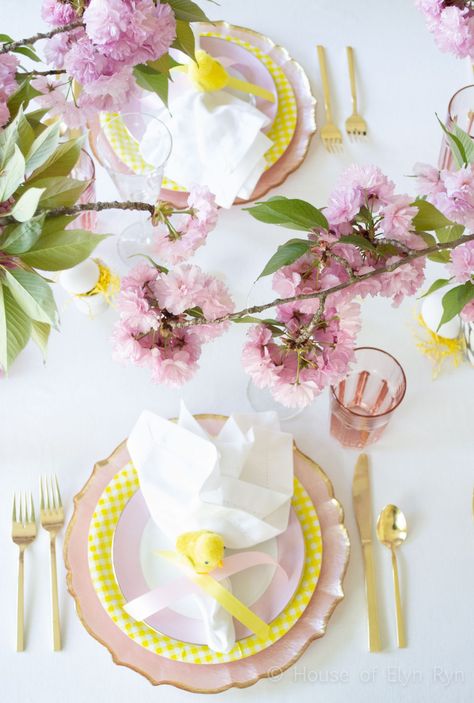 Yellow Table Decor, Pink Tablescape, Spring Table Settings, Easter Entertaining, Yellow Table, Easter Table Settings, Easter Tablescapes, Spring Tablescapes, Tulips In Vase