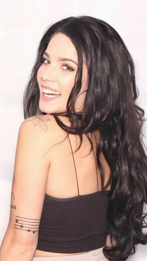 halsey Bild bei We Heart It Halsey Black Hair, Halsey Smile, Halsey Hair, Ashley Frangipane, Halsey And G Eazy, Halsey Style, Black Brown Hair, Baby Smile, Halsey