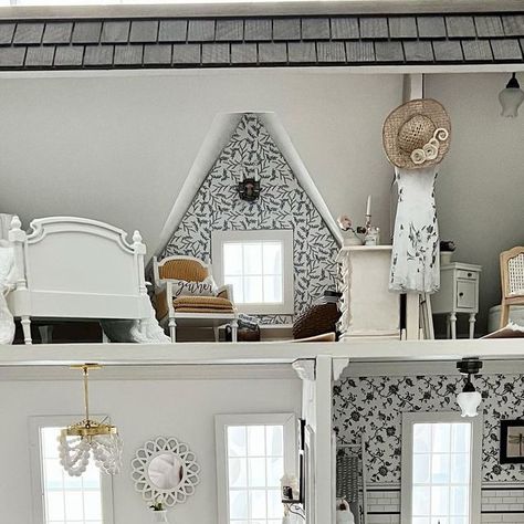 https://www.instagram.com/p/CYq_bplrjoo/?utm_medium=share_sheet Vermont Jr Dollhouse, Vermont Farmhouse Jr Dollhouse Interior Ideas, Vermont Farmhouse Jr Dollhouse Interior, Vermont Dollhouse, Vermont Farmhouse Jr Dollhouse, Vermont Farmhouse Jr, Dollhouse Staircase, Vermont Farmhouse, Dollhouse Interior