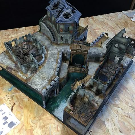 Mordheim Table, Malifaux Terrain, Mordheim Board, Mordheim Terrain, Warhammer Empire, Miniature Terrain, Dnd Crafts, Warhammer Terrain, 40k Terrain