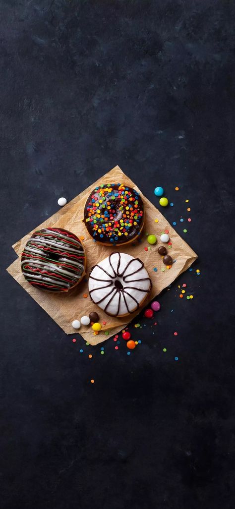 Donat Aesthetic, Fruit Food Photography, Donut Photography, Donut Photos, Food Art Photography, Light Food, Chocolate Delight, Food Wallpaper, Food Photography Styling