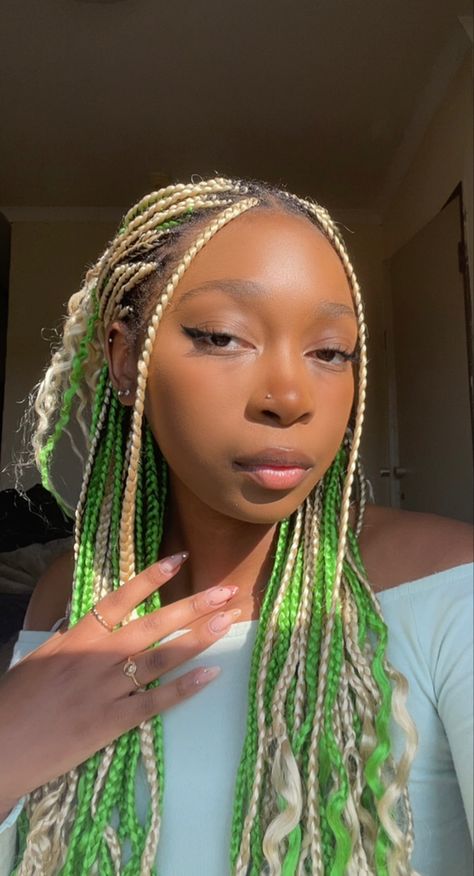 Braid Color Ideas Hair Black Women, Blonde And Green Box Braids, Green And Blonde Knotless Braids, Green Hair Black Women Braids, Blonde And Green Hair Black Women, Blonde Green Braids, Yellow Peekaboo Braids, Green And Black Hair Braids, Green And Yellow Braids