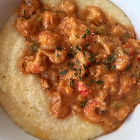 Crawfish With Smoked Sausage and Cheese Grits - Delishably Crawfish And Grits, Authentic Creole Recipes, Creamy Cheese Grits, Crawfish Dishes, Crawfish Etoufee, Crawfish Recipes, Five Course Meal, Creamy Grits, Grits Recipe