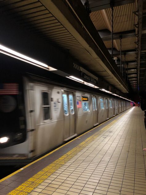 #grunge #subway #nyc #yellow #black #train #nyc #newyork #ny Train Nyc, Surfer Room, Nyc Train, Ny Subway, Y2k Background, Nyc Aesthetic, Subway Surfers, Black Background Wallpaper, Nyc Life