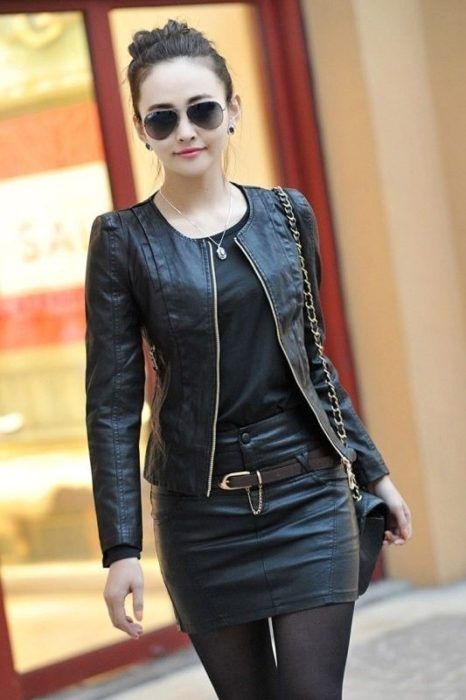 17 Formas de usar tu chaqueta de cuero en tu rutina diaria Kimono Lingerie, Stylish Leather Jacket, Winter Leather Jackets, Womens Black Leather Jacket, Woman In Black, Leather Jacket Style, Leather Jacket Outfits, Mode Casual, Looks Black