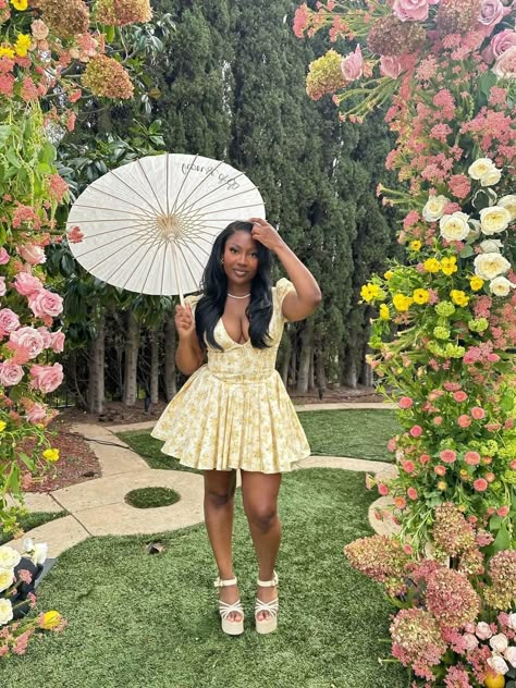 Garden Outfit Black Women, Flower Themed Party Outfit, Picnic Outfits Ideas, Garden Photoshoot Outfit Ideas, Bridgerton Brunch Outfit, Coquette Picnic Outfit, Tea Party Inspo Outfits, Tea Party Outfit Aesthetic, Coquette Tea Party Outfit