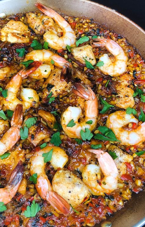 Sausage Paella, Paella Recipes, Shrimp And Sausage, Shrimp Sausage, Paella Pan, Paella Recipe, Shrimp And Rice, Spanish Dishes, 12 Tomatoes