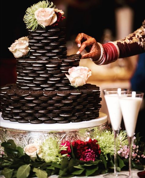 15 Alternative Wedding Cake Ideas ~ KISS THE BRIDE MAGAZINE 2 Tier Oreo Cake, Alternative For Wedding Cake, Wedding Dessert Instead Of Cake, Non Cake Wedding Cake, Instead Of Wedding Cake Ideas, Wedding Dessert Options, Non Cake Wedding Desserts, Wedding Dessert Ideas Instead Of Cake, Alternative Wedding Desserts