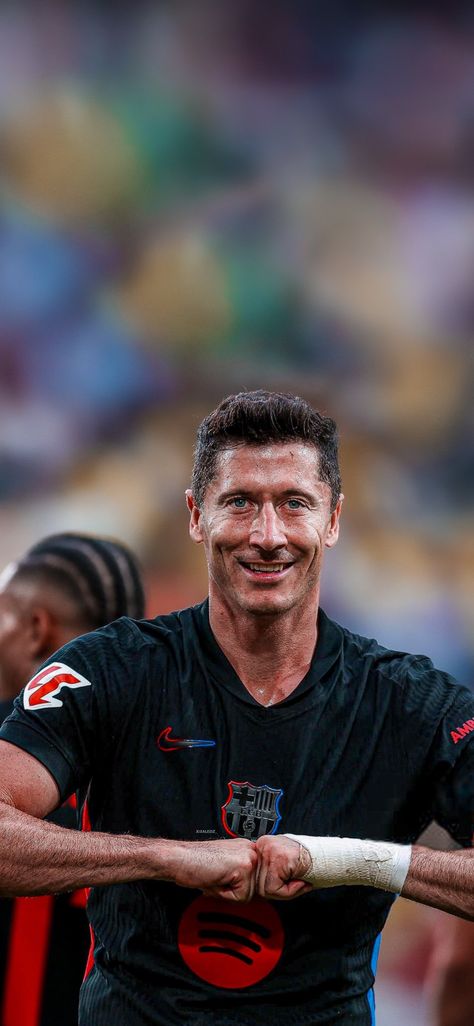 Robert Lewandowski Wallpapers, Lewandowski Wallpapers, Football Images, Robert Lewandowski, Football Photos, Soccer World, Soccer Pictures, Football Wallpaper, Lionel Messi