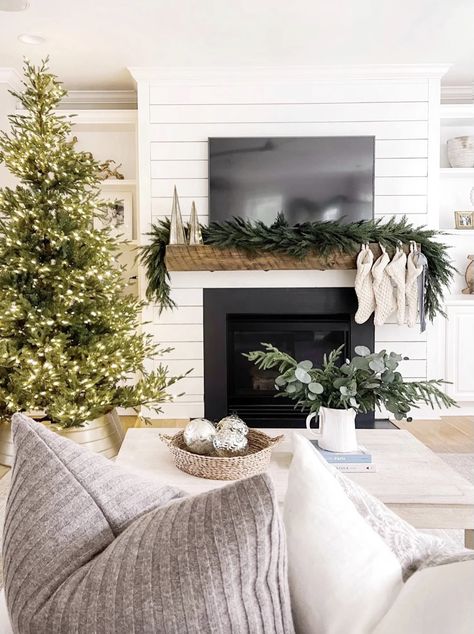 Christmas Fireplace Mantels, Minimalist Christmas Decor, Holiday Room, Decor 2023, Christmas Fireplace Decor, Tree Collar, Christmas Tablescape, Christmas Mantle, Christmas Bedroom