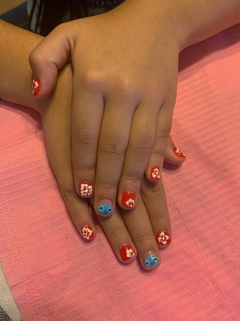 Disney Princess Nails Easy, Cute Nails For Girls 8-10, Stitch Nail Art Simple, Lilo And Stitch Nails Easy, Descendants Nails For Kids, Short Gel Nails Disney, Stitch Nails Short Easy, Stitch Disney Nails Easy, Back To School Nails For Little Kids