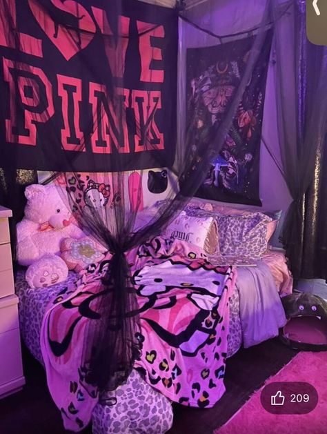 Bedroom Ideas Y2k Baddie, Room Idea Y2k, Trashy Y2k Bedroom Decor, Monster High Room Aesthetic, Pink Room Aesthetic Y2k, 2000 Room Ideas, 2000s Room Aesthetic Pink, Bratz Bedroom Aesthetic, Trashy Bedroom