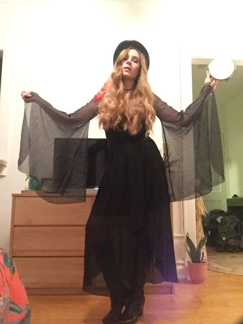 DIY Stevie Nicks costume for Halloween! Stevie Nicks Halloween, Stevie Nicks Costume, Couple Costumes For Halloween, Halloween Couple Costumes, Cool Couple Halloween Costumes, Stevie Nicks Concert, Super Mario Costumes, Funny Couple Costumes, Unique Couple Halloween Costumes