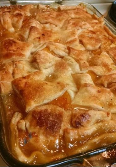 Triple Crust Peach Cobbler, Can Peach Cobbler, Canned Peach Cobbler Recipe, Old Fashioned Peach Cobbler, Peach Cobbler Ingredients, Homemade Peach Cobbler, Fresh Peach Cobbler, Easy Peach Cobbler Recipe, Cobbler Easy