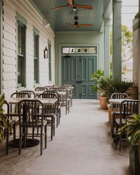 Best Cafes In Charleston, Brunch In Charleston Sc, Charleston Sc Restaurants Downtown, Breakfast Charleston Sc, Charleston Brunch, Charleston Breakfast, Visit Charleston Sc, Charleston Sc Things To Do, Nashville Brunch