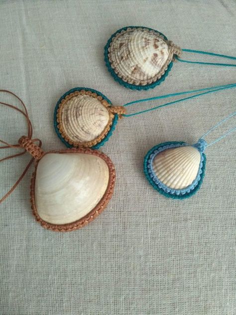 Crochet Stone, Macrame Colar, Crochet Jewelry Patterns, Diy Decor Ideas, Home Diy Ideas, Seashell Jewelry, Macrame Patterns Tutorials, Budget Home, Home Diy Decor