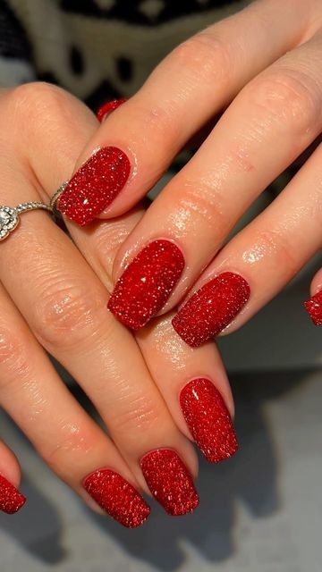 Christmas Nails Red With Glitter, Red And Gold Sparkle Nails, Sparkly Red French Tip Nails Square, Simple Christmas Nails Acrylic Square, Christmas Nails Sparkly Red, Red Glitter Nails Short, Sparkly Red Nails Acrylic, Christmas Nail Inspo Acrylic, Christmas Coffin Nail Designs