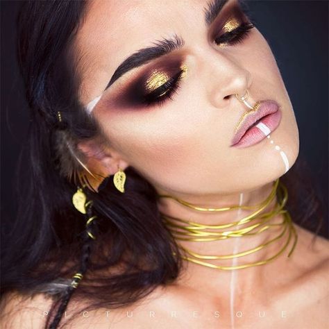 Gold halo eye Editorial Make-up, Fantasy Make-up, Egyptian Makeup, Make Up Gold, Makeup Gold, Gold Costume, Avant Garde Makeup, White Makeup, Halloween Makeup Tutorial