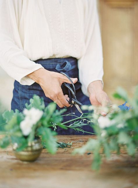 Flower Arrangements Inspiration, Feast Photography, Designer At Work, Lynda Gardener, Fly Photography, Special Photography, Florist Brand, Floral Branding, Creative Retreat