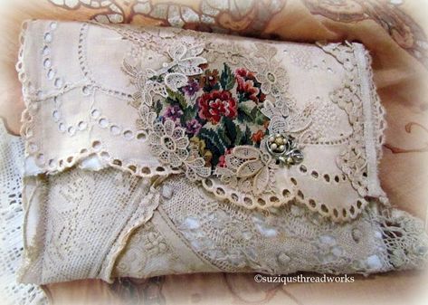 Suziqu's Threadworks: An Antique Lace and Tapestry Keepsake Shabby Chic Bags, Lace Crafts, Lace Purse, Bridal Clutch, Lace Bag, Fabric Journals, Shabby Chic Crafts, Tapestry Fabric, Vintage Tapestry