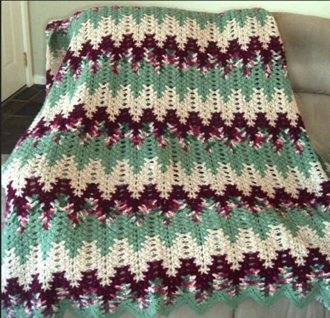 How to crochet the lacy chevron pattern (video tutorial & chart) Granny Spike Stitch Crochet Tutorial, Lacy Ripple Crochet Pattern Free, Lacy Chevron Afghan Free Pattern, Granny Chevron Crochet Blanket Pattern, Free Lacy Crochet Patterns, Granny Ripple Afghan, Crochet Chevron Pattern, Knit Stitch Patterns Cables, Breaking Amish