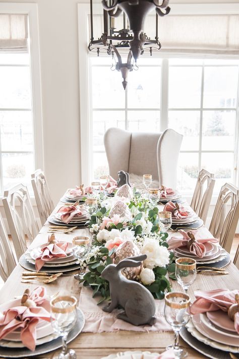 Home with Holly J | pink easter tablescape, table setting, place setting, bunnies, napkin rings, pink and gray table decor, home decoration, dining table, dining room table, easter table, spring decorations, fancy Easter Dining Table Decor, Easter Dining Table, Easter Brunch Decorations, Spring Table Decor, Tafel Decor, Brunch Table, Easter Table Settings, Easter Tablescapes, Pink Easter