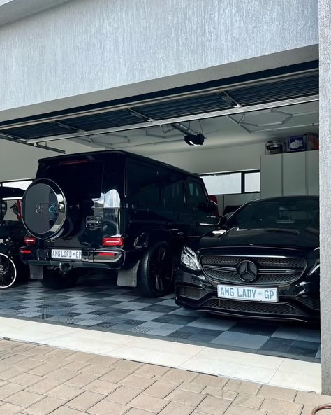 Mercedes S Class Black, Mercedes Benz Suv, Luxury Cars Range Rover, Beach Instagram Pictures, Dream Cars Mercedes, Car Goals, Luxury Lifestyle Dreams, Luxury Aesthetic, Super Luxury Cars