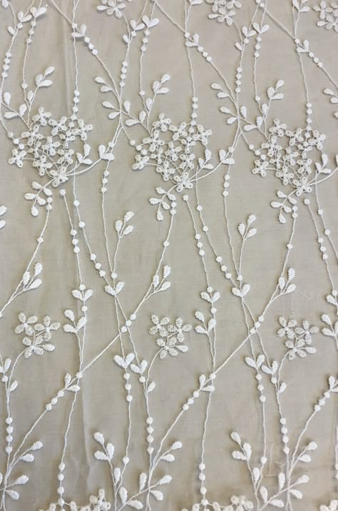 Embroidery White On White, All White Embroidery, White On White Embroidery, Embroidery Fashion Detail, Tambour Embroidery, Bead Embroidery Patterns, Hand Work Embroidery, Embroidery On Clothes, Handwork Embroidery Design