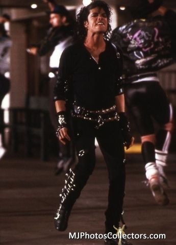 Janet Jackson Velvet Rope, Janet Jackson 90s, Michael Jackson 1987, Michael Jackson Style, Michael Jackson Outfits, Michael Jackson Bad Tour, Stage Concept, Michael Jackson 1988, Music Is My Medicine