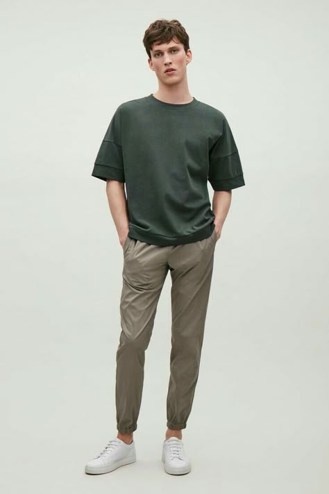 Best Outfit For Men, Green Shirt Outfits, Shirt Outfit Men, Minimalist Fashion Men, Mens Casual Outfits Summer, Stylish Men Casual, Design Wardrobe, Mens Casual Dress Outfits, Outfit For Men