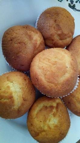 Queens Cake Recipe, Queens Cake Recipe Baking, Queen Cakes Recipe, Mozambican Food, Fresh Summer Meals, Queens Cake, How To Freeze Carrots, Fridge Tips, African Desserts