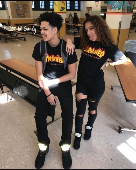 Brazy.Posts 🤤 on Instagram: “Boy bestfriends be da best 🖤😌 // #boys #girls #boybestfriend #girlbestfriend #cute #backtoschool #uhuh #yes // Follow: @brazy._.posts” Boy And Girl, Matching Outfits