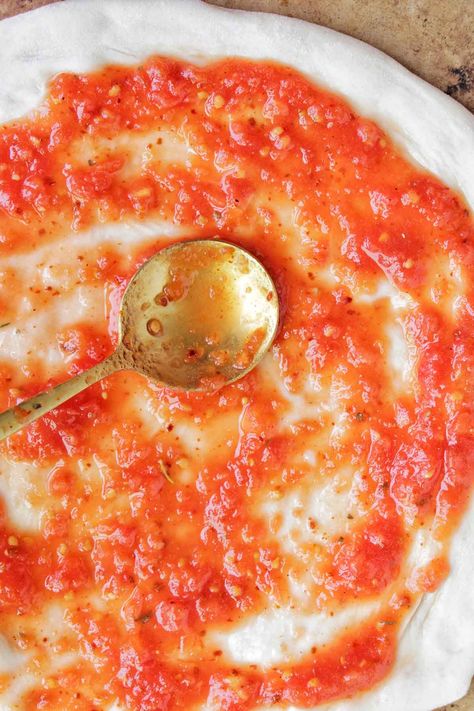 Spicy Italian Pizza Sauce Spicy Pizza Sauce, Italian Pizza Sauce, Homemade Italian Pizza, Spicy Pizza, Authentic Italian Pizza, Italian Pizza Recipe, Spicy Tomato Sauce, Red Baron, Italian Pizza